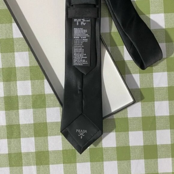 Prada Dark Green Silk Tie - Picture 4 of 6